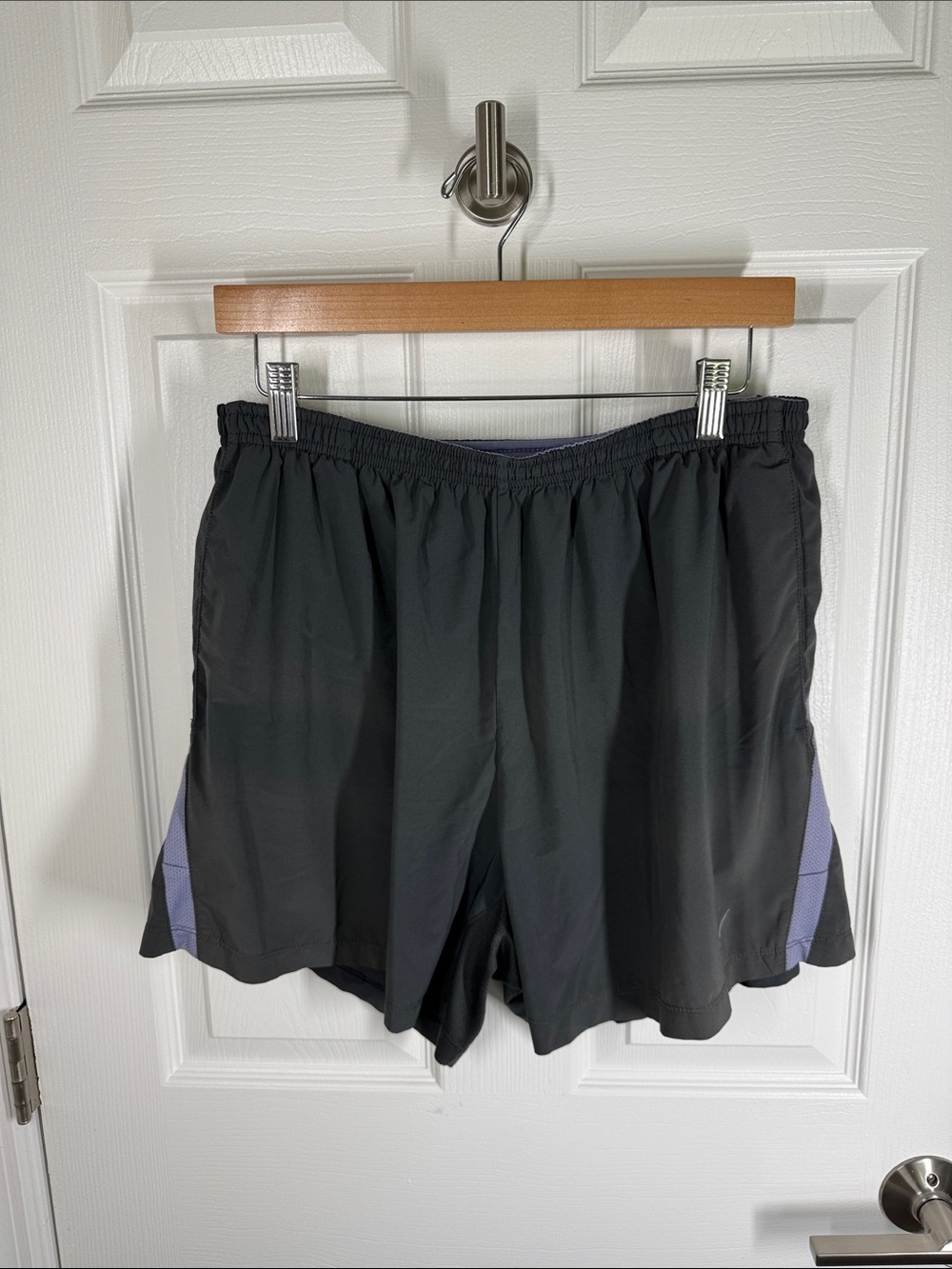 Nike Dri-Fit running shorts size XL gray and lavender with pockets and lining